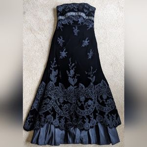 Designer Blk Velvet and Lace Gown by Basix sz 8. Strapless
